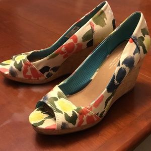 TOMS Stella Peep-toe Wedges, Watercolor Floral - SIZE 10, wide